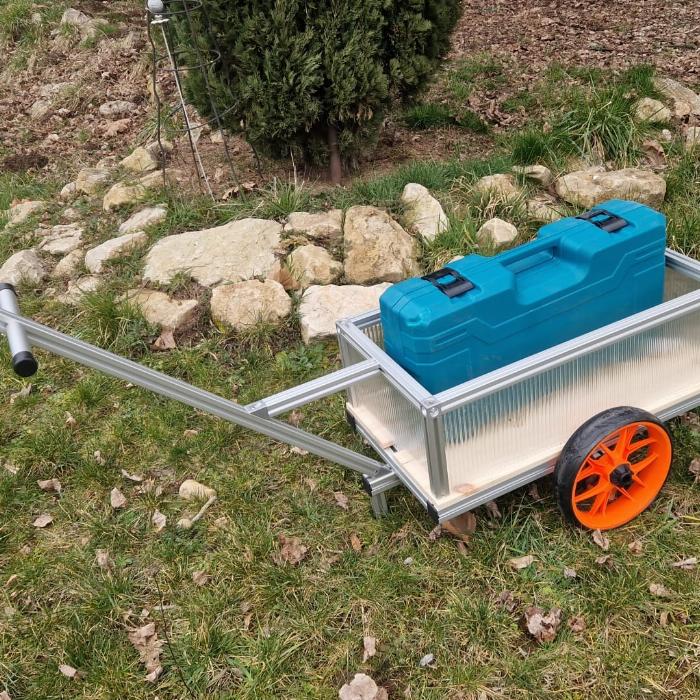 Zugwagen mit fester Achse. Sie können zwischen 2 verschiedenen Modellen wählen.